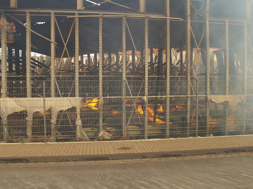 Grossbrand Holzlager Siegburg Industriestr P196.JPG